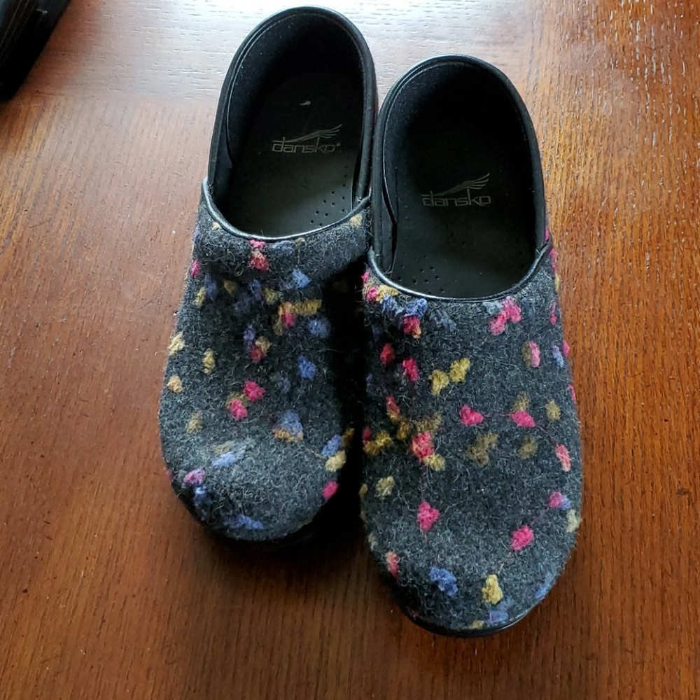 Dansko felt clogs sz 39